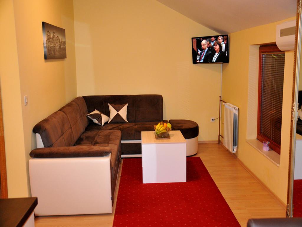 Hotel Arizona Sarajevo Lukavica Rum bild