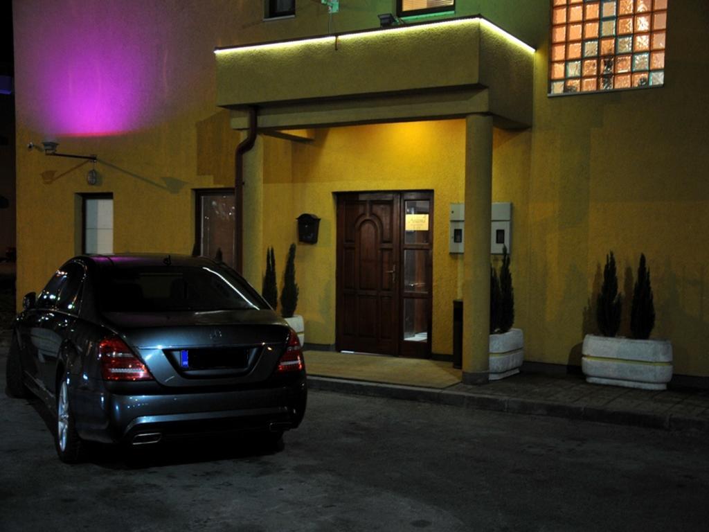Hotel Arizona Sarajevo Lukavica Exteriör bild