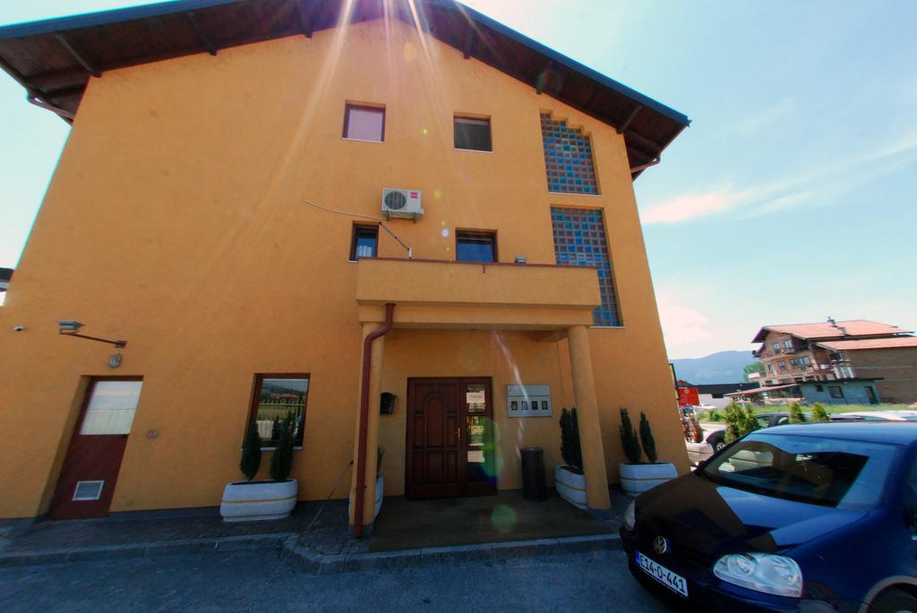 Hotel Arizona Sarajevo Lukavica Exteriör bild