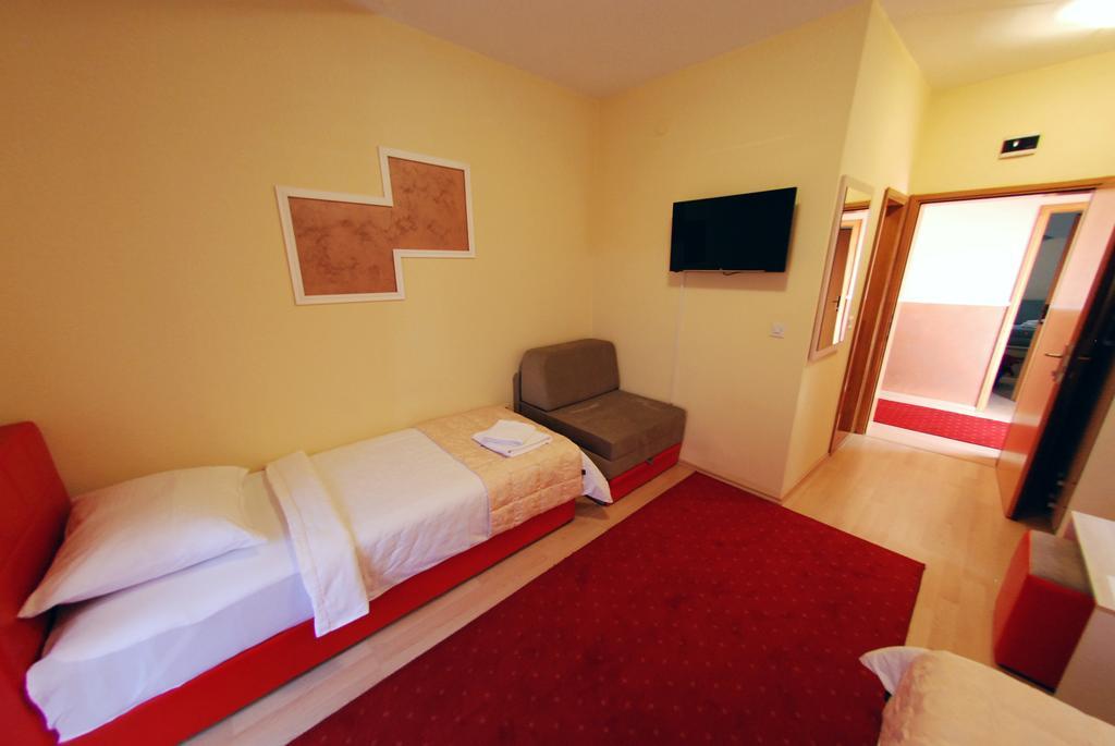 Hotel Arizona Sarajevo Lukavica Exteriör bild