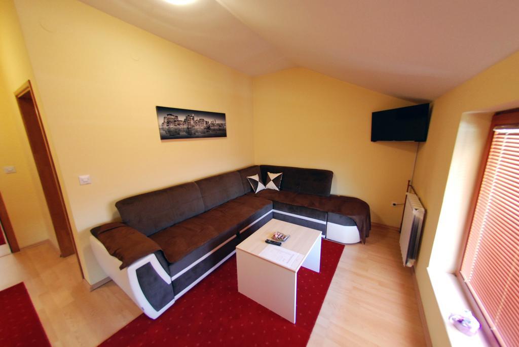 Hotel Arizona Sarajevo Lukavica Exteriör bild