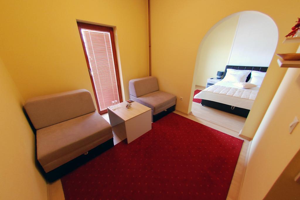 Hotel Arizona Sarajevo Lukavica Exteriör bild