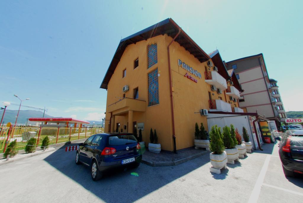 Hotel Arizona Sarajevo Lukavica Exteriör bild