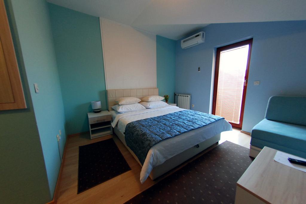 Hotel Arizona Sarajevo Lukavica Exteriör bild