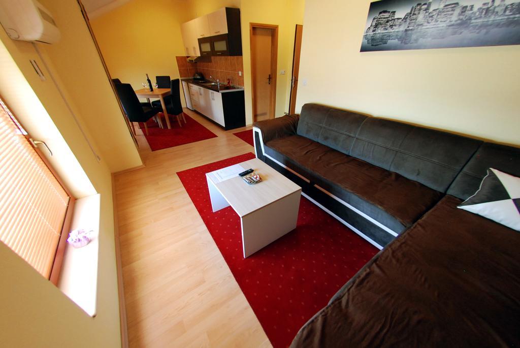 Hotel Arizona Sarajevo Lukavica Exteriör bild
