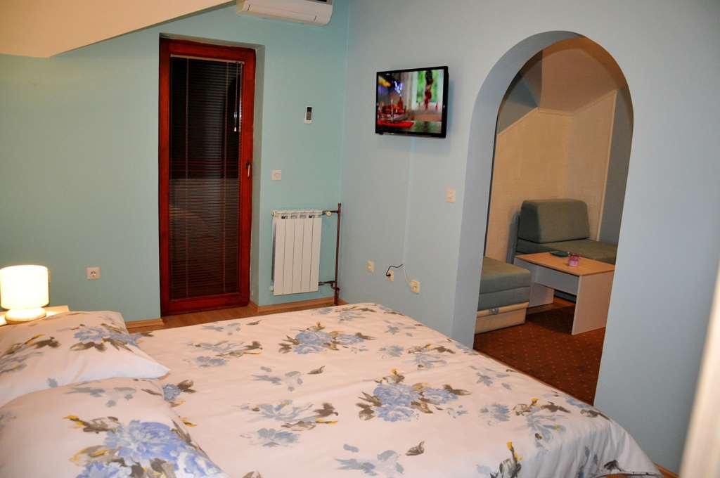 Hotel Arizona Sarajevo Lukavica Rum bild